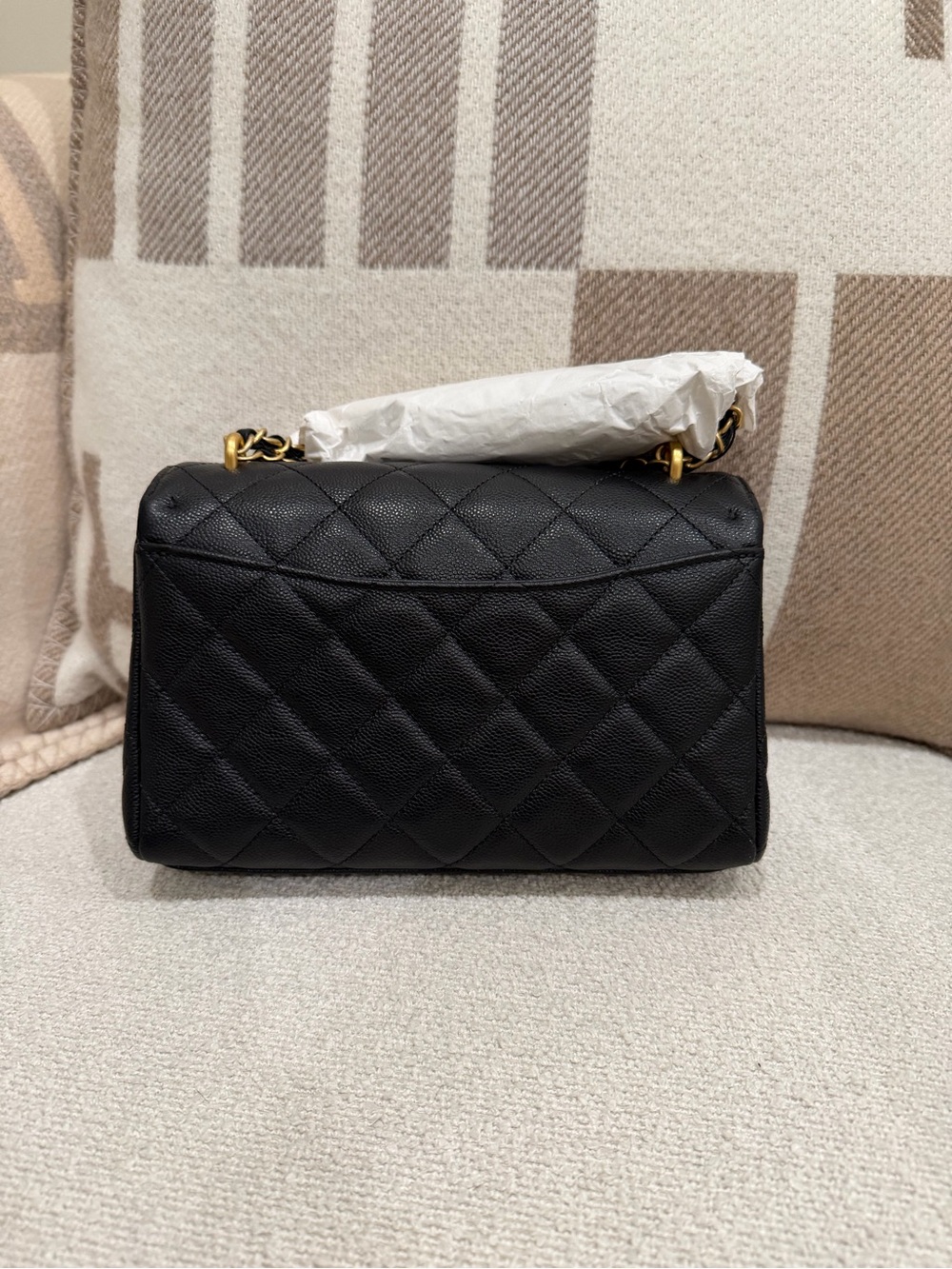 Chanel 25K Quilted Caviar Leather Flap Bag in Black with Gold Hardware - Picture 6 of 13